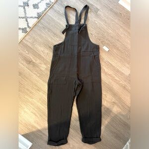 NWT Aerie Adorable Charcoal Grey Guaze Fabric Overalls - Size S